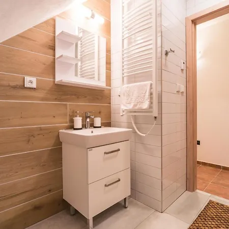 Vinoza - A Vinny Sklep Rulandova Velké Bílovice